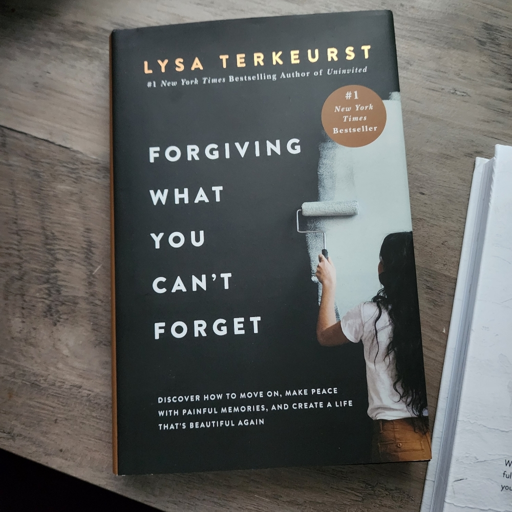 Forgiving What You Can't Forget & The Forgiveness Journal Book bundle - Picture 4 of 4